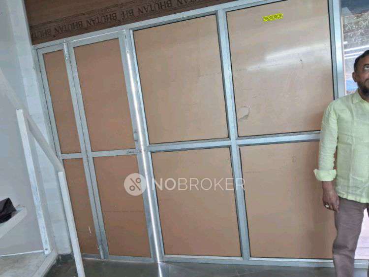 Shop in Nagpada, Mumbai for sale 