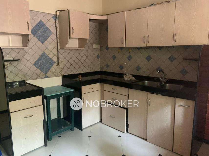 2 BHK Flat In Savitridham Chs For Sale  In Dahisar East