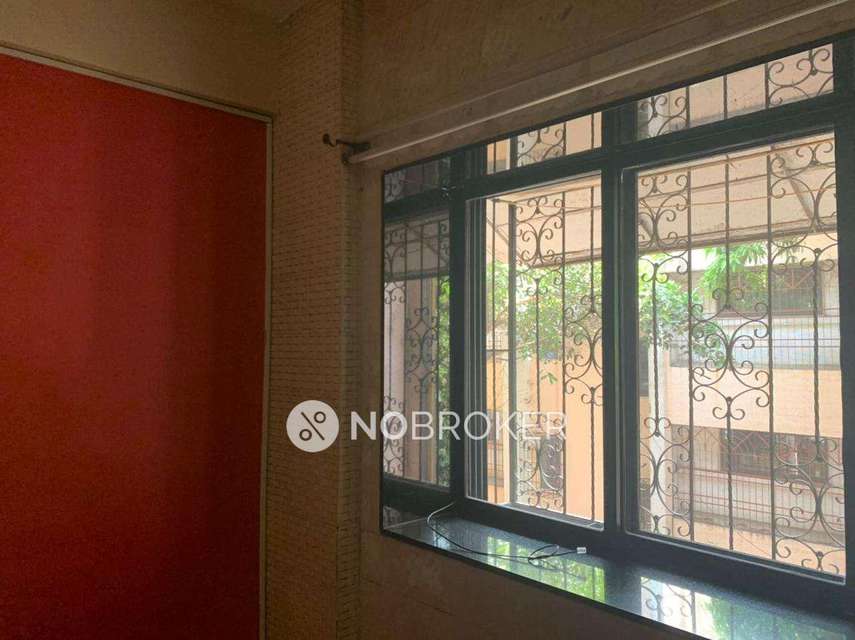 2 BHK Flat In Savitridham Chs For Sale  In Dahisar East