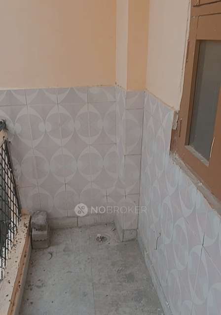 2 BHK Flat In Standalone Builing For Sale  In Pandav Nagar