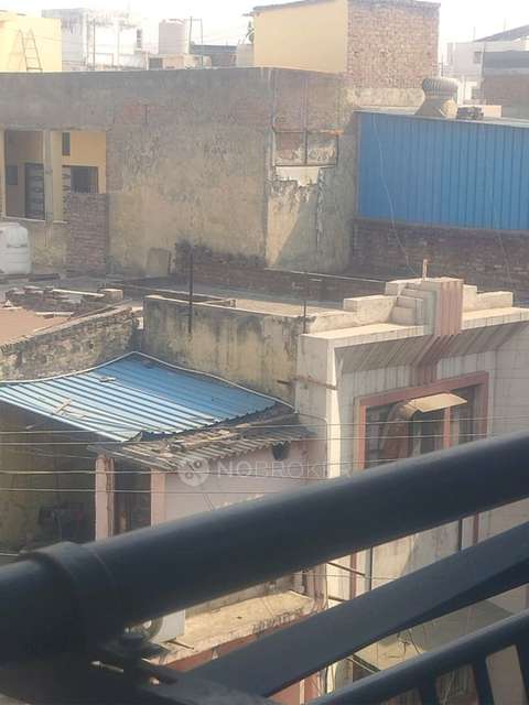 Godown/Warehouse in Moti Nagar, Delhi for Rent 