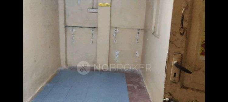 1 RK Flat In Apt for Rent  In Ibrahim Rehmatullah Road