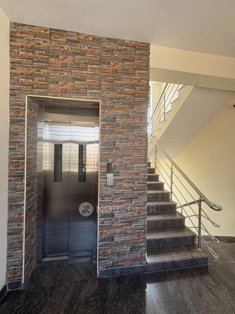 3 BHK Flat In Karthik Apartments For Sale  In Perambur