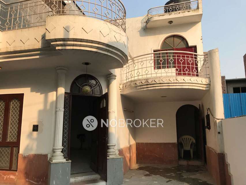 3 BHK Flat In Rwa  for Rent  In Sector 36