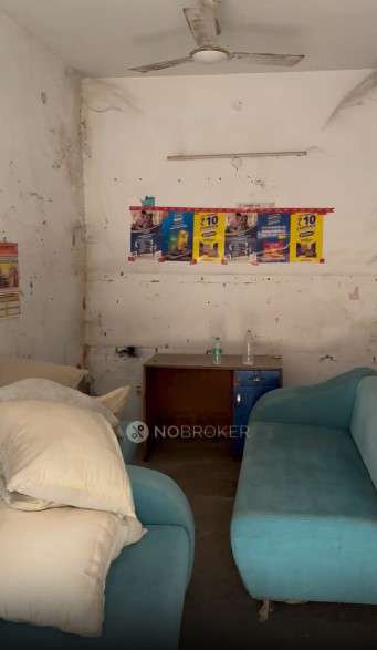 Shop in Gautam Nagar Rd, Delhi for Rent 