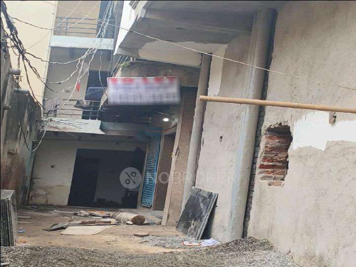 1 RK Flat for Rent  In Dlf Phase 3,