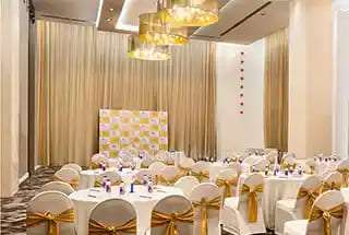 3 BHK Flat In Rustomjee Crescent For Sale  In Bandra West