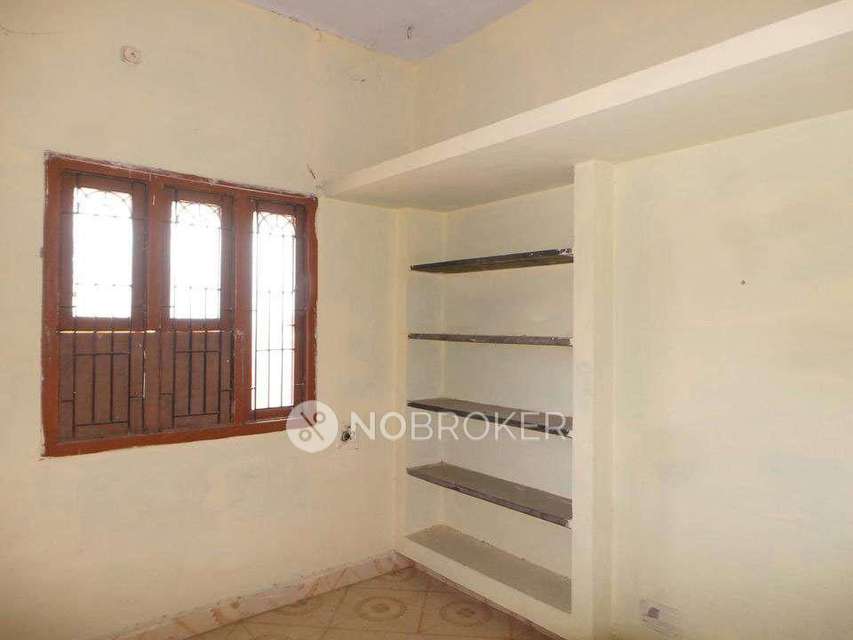 2 BHK Flat In Saravanan Apts For Sale  In  Pammal
