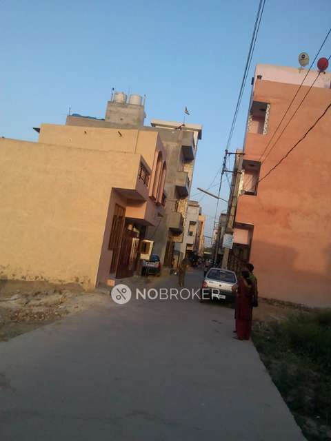 1 BHK House for Rent  In Sector 105