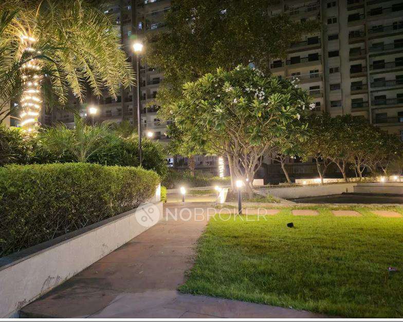 3 BHK Flat In Aarcity Regency Park For Sale  In Sector 16c