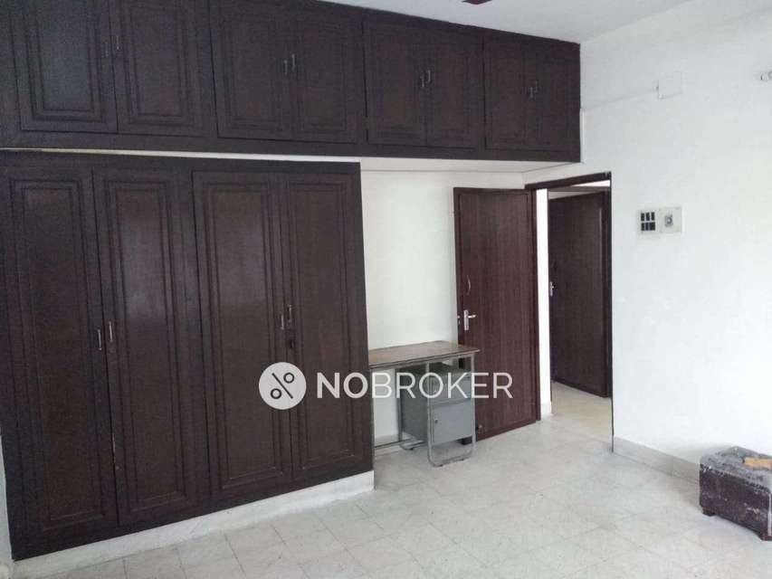 2 BHK Flat In Anand Apartment For Sale  In Alwarpet