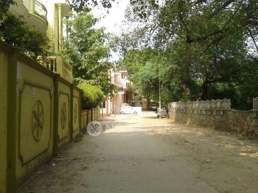 2 BHK Flat In Royal Tower, For Sale  In South West Delhi