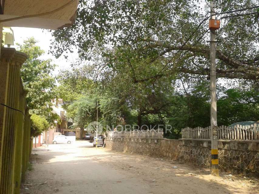 2 BHK Flat In Royal Tower, For Sale  In South West Delhi