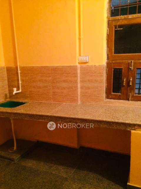 1 RK Flat In Stand Alone Building  for Rent  In  Pitampura