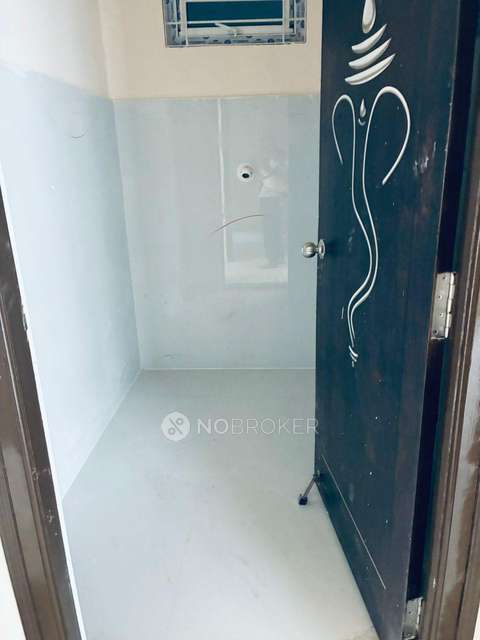 3 BHK Flat In Lakshmi Aishwaryas Hill Top For Sale  In Pragathi Nagar