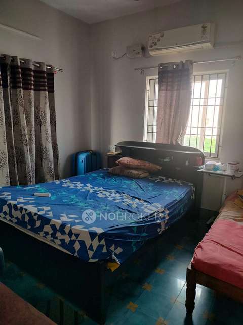 4 BHK Flat In Mookambikai Enclave For Sale  In Madipakkam