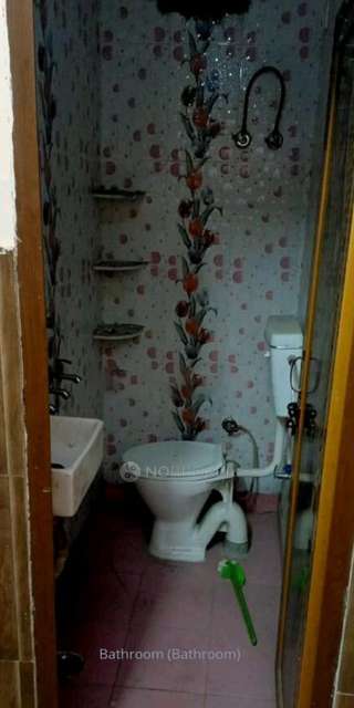 2 BHK Flat In Dda Pocket D For Sale  In Dilshad Garden