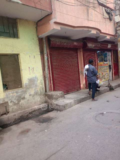 Godown/Warehouse in Shakurpur, Delhi for Rent 