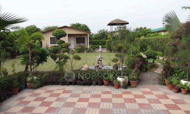 Plot For Sale  In 150, Noida-greater Noida Expressway