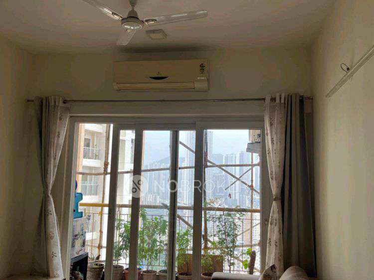2 BHK Flat In Runwal Greens Rooswood Buliding 3 For Sale  In Mulund West