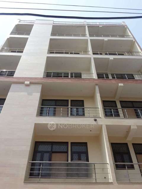 2 BHK Flat In Meenakshi Apartment For Sale  In Khora Colony