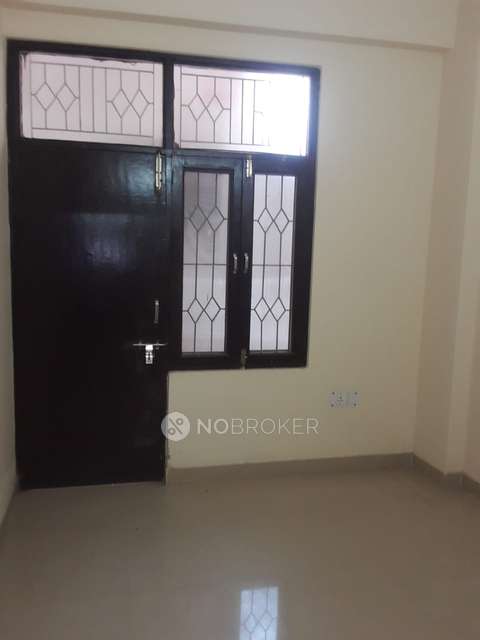 2 BHK Flat In Meenakshi Apartment For Sale  In Khora Colony