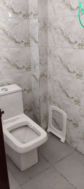 2 BHK Flat In Shree Ram Appartment For Sale  In Khanpur Village, Khanpur