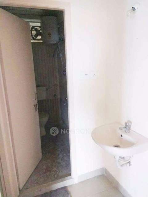 3 BHK Flat In Woodrose Apartment For Sale  In Talaghattapura