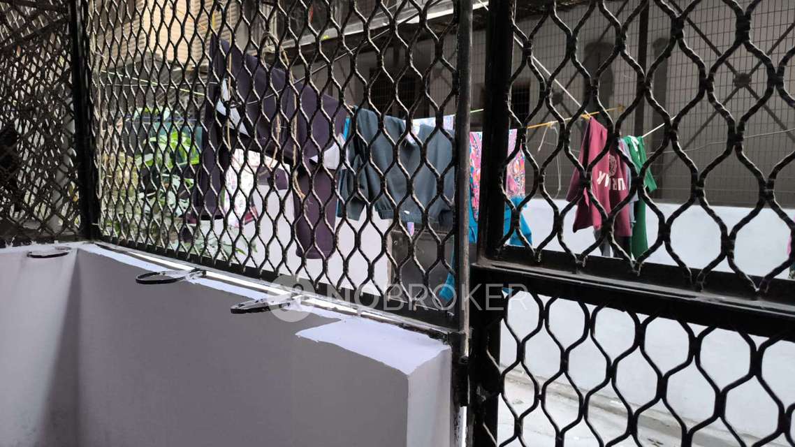 1 BHK Flat For Sale  In Dilshad Colony