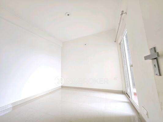 2 BHK Flat In Ajnara Le Garden For Sale  In Sector 16