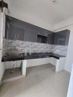 2 BHK Flat In Ajnara Le Garden For Sale  In Sector 16