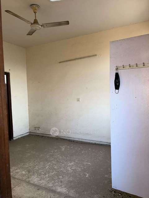 3 BHK Flat In Management Apartments For Sale  In Delhi