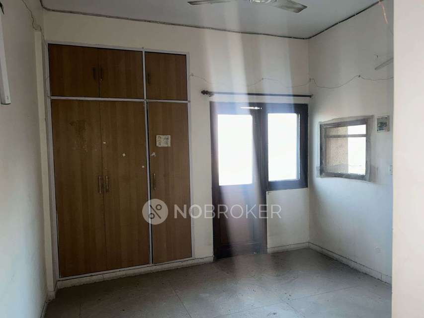 3 BHK Flat In Management Apartments For Sale  In Delhi