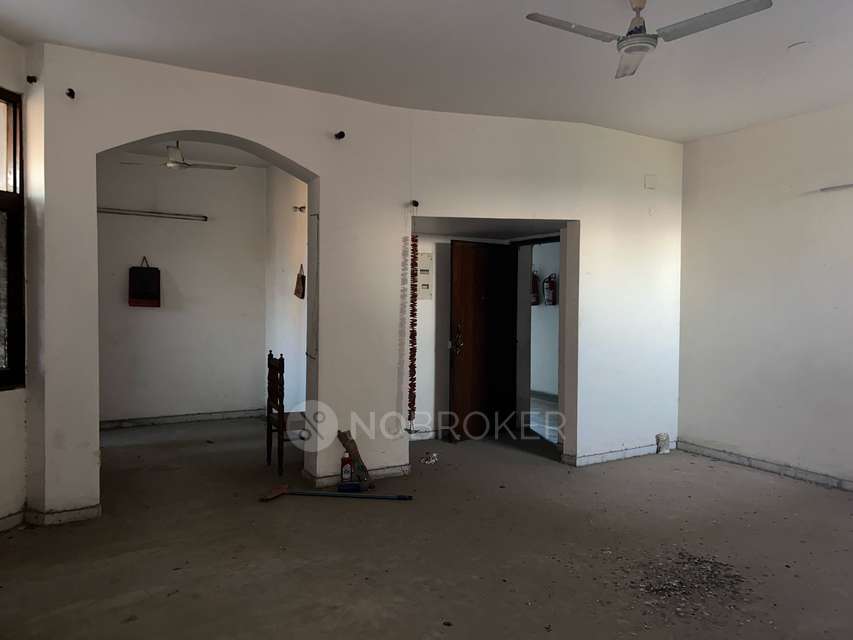 3 BHK Flat In Management Apartments For Sale  In Delhi