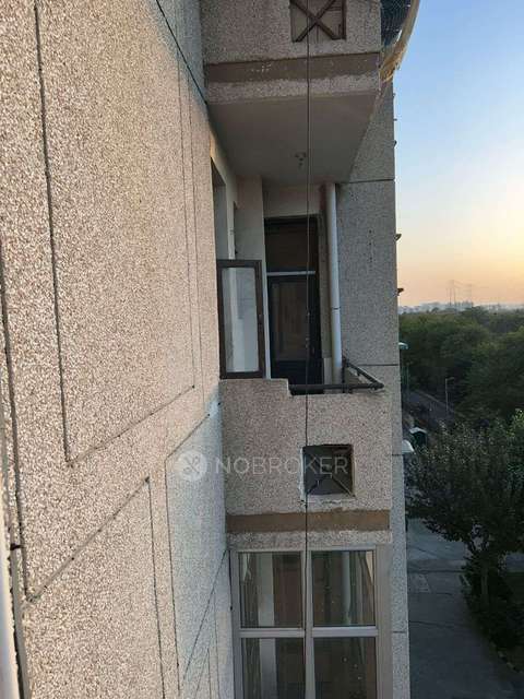 3 BHK Flat In Management Apartments For Sale  In Delhi