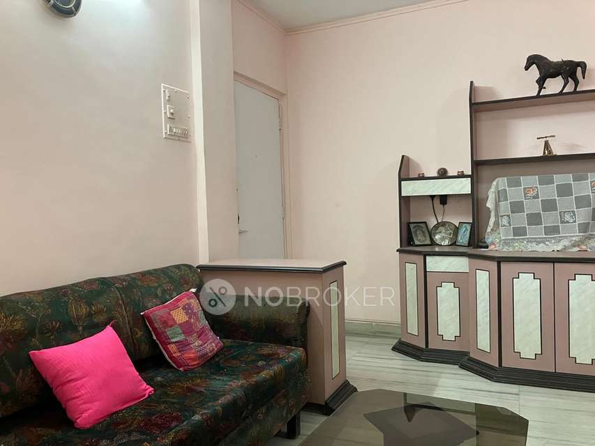 2 BHK Flat In Sahil Society For Sale  In Vile Parle East