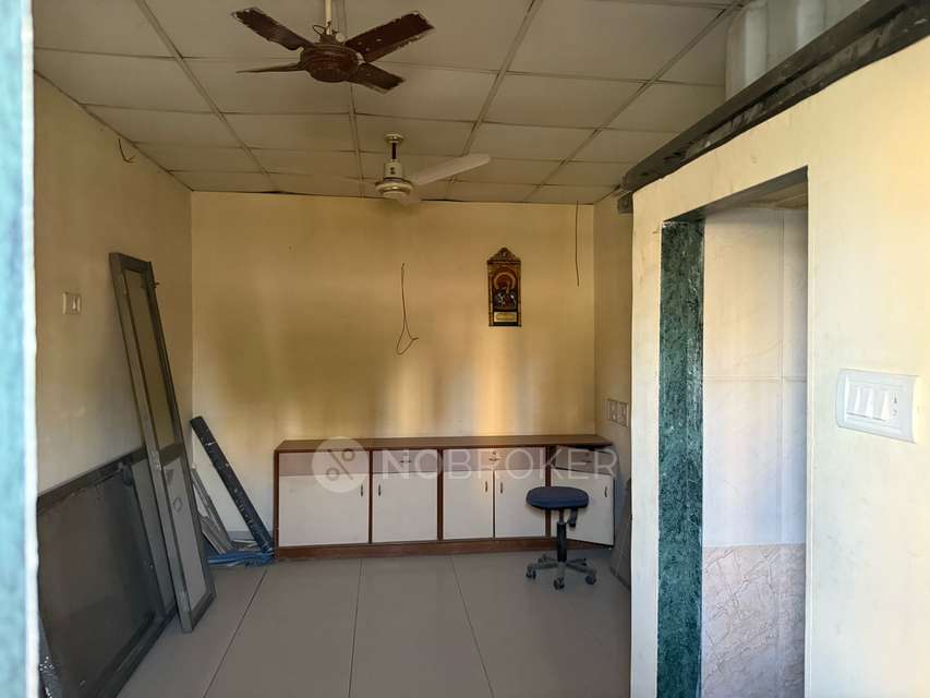 Shop in Dahisar East, Mumbai for Rent 