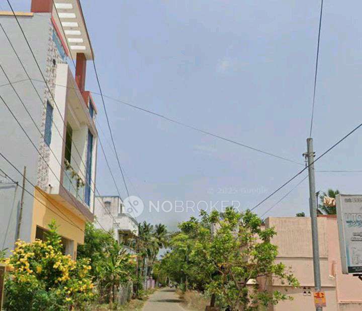 Plot For Sale  In Thirumullaivoyal Railway Station. D M K Auto Stand
