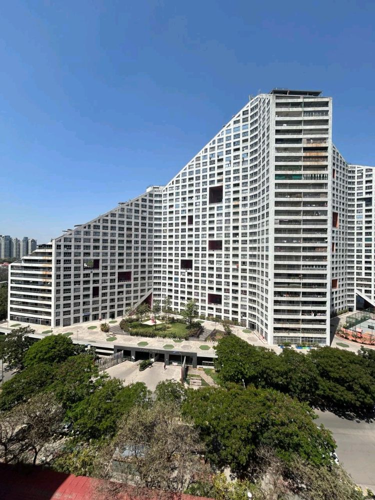 Amanora Park Town R5 Sector