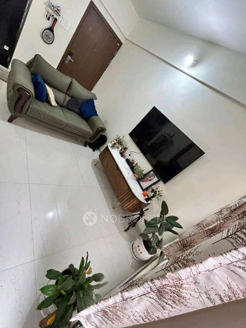 2 BHK Flat In Tinsel County Co-operative Housing Society for Rent  In Pune