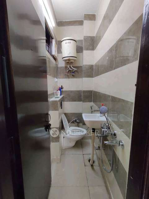 2 BHK Flat In Standalone Building  For Sale  In Rohini