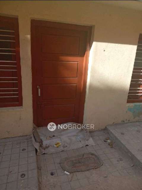 1 RK Flat In Standalone Building  for Rent  In Jp Nagar