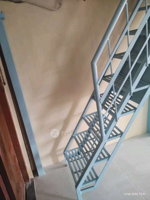 Industrial Building in Mahim West, Mumbai for sale 