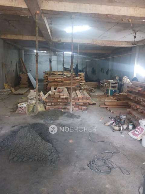 Shop in Shakarpur, Delhi for sale 