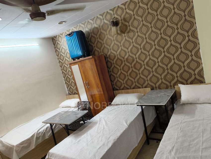 PG for Girls in Nirman Vihar