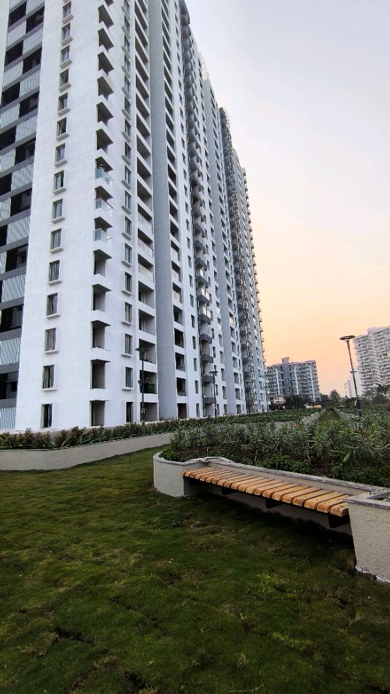 Vilas Javdekar Yashone Infinitee