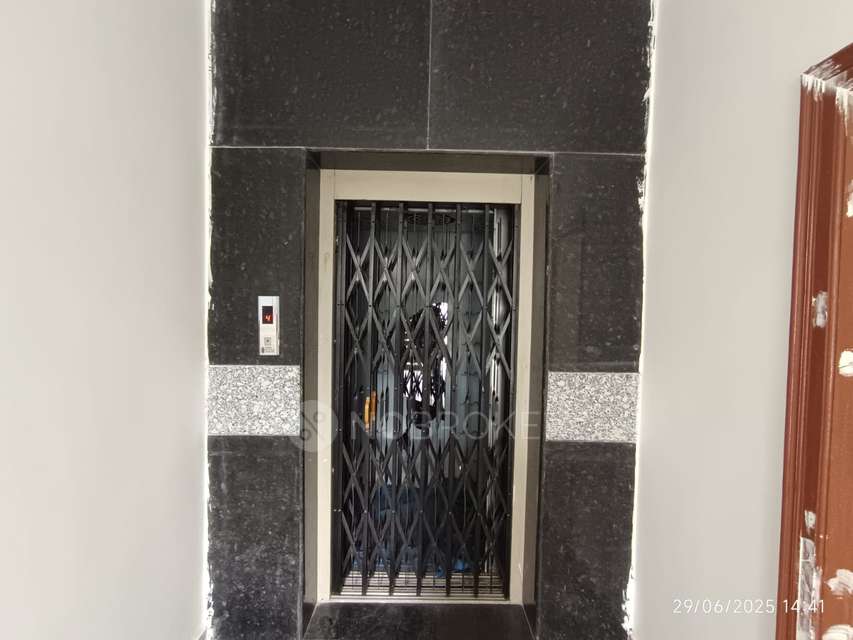 2 BHK Flat In West One For Sale  In Bandlaguda Jagir