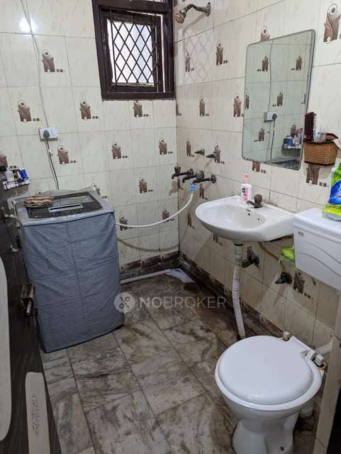 2 BHK Flat In Indraprastha Colony, Sector 32 For Sale  In Sector 32