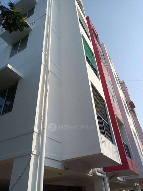 2 BHK Flat In Shri Gajanan Apartments, Mudichur For Sale  In Marvel County