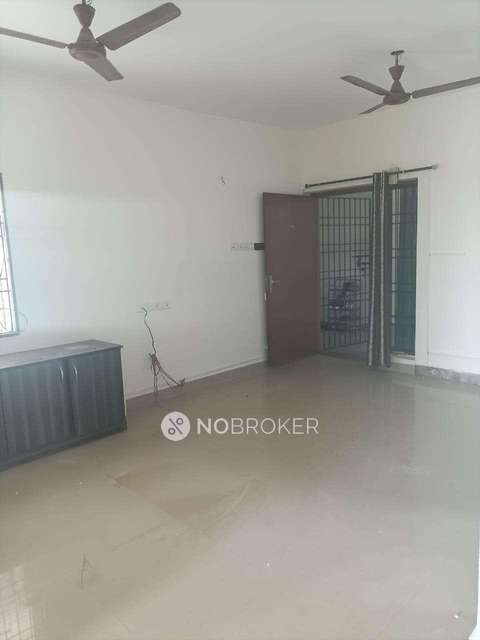 2 BHK Flat In Shri Gajanan Apartments, Mudichur For Sale  In Marvel County